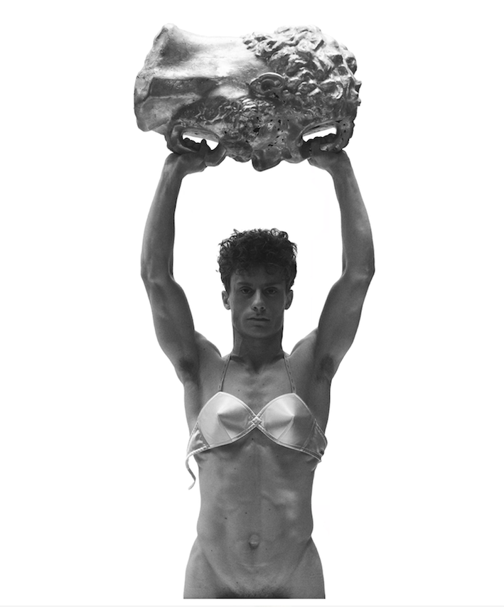 Timonipiliu sculpture